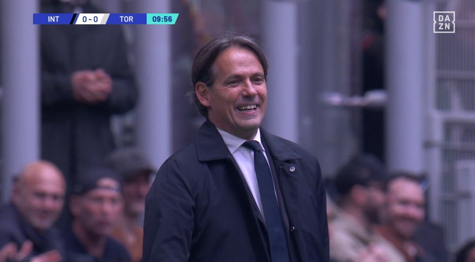 I thought she loved me with the love that couldn’t die
Looking at her now I can’t believe she said goodbye 
She just left me standing there
I’ve never been so shocked
She used to love me a lot