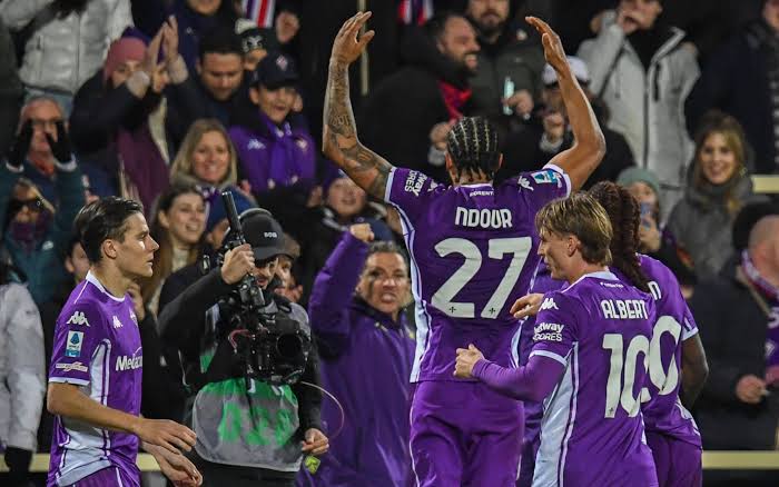 Poco cambia.

Ma me la sarei risparmiata volentieri questa sosta, che ormai la puzza di merda ha annebbiato le meningi dei bauscia.

#fiorentinainter