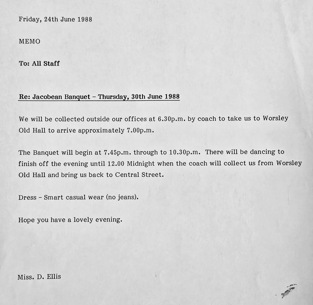 MarkRJones1970's tweet image. This evening we went for a meal at #WorsleyOldHall. It was lovely. The food was fine &amp;amp; dandy.

The 1st time I went there was back on the 30th June 1988 when we had a work trip paid for by #OceanSoftware bosses for a #JacobeanBanquet ! 

Unfortunately they don't do them anymore 🫩