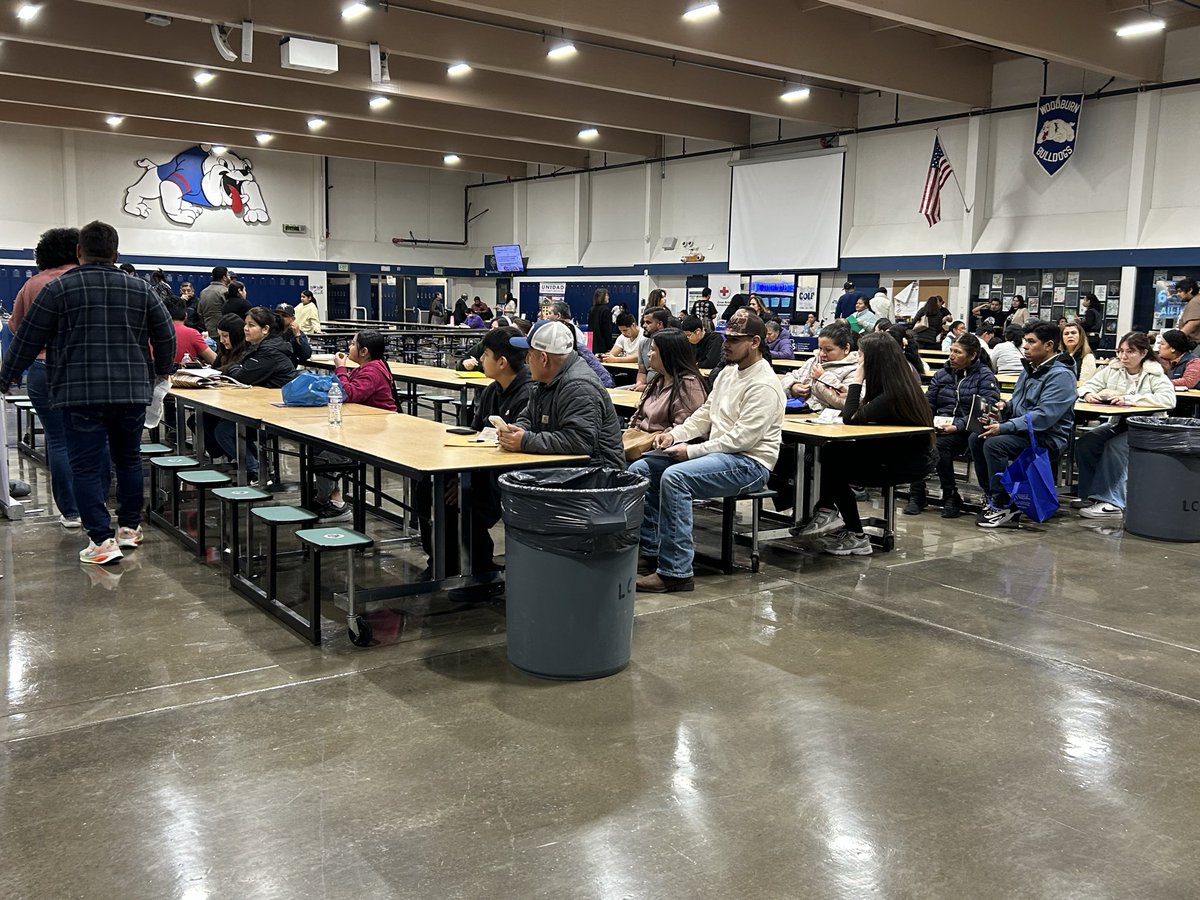 Personal del Departamento de Protección de <a href="/consulmexpot/">ConsulMex Portland</a> brindó pláticas informativas en el #ConsuladoMóvil en <a href="/CityofWoodburn/">City of Woodburn</a> sobre "Conoce tus derechos ⚖️" y  los servicios que se ofrecen a la comunidad 🇲🇽 en materia de protección consular