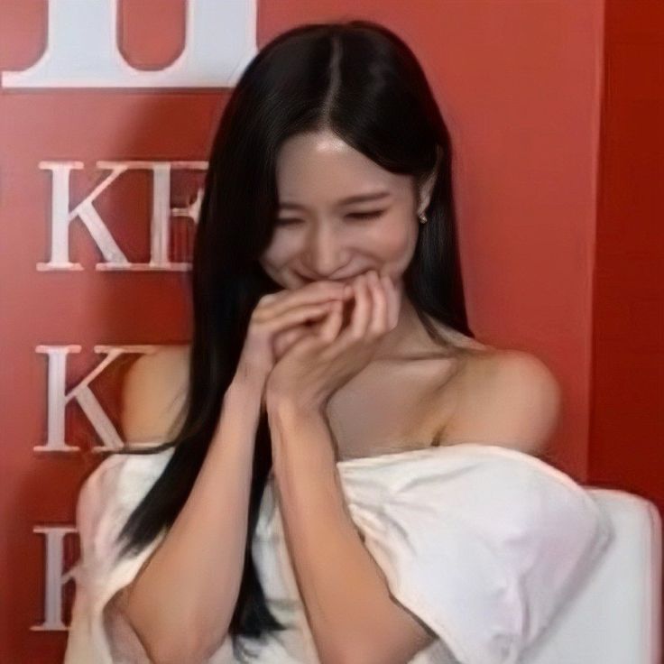 mina lover tweet media