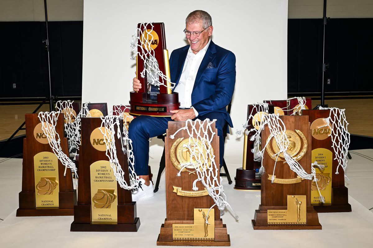 DillingHim tweet media