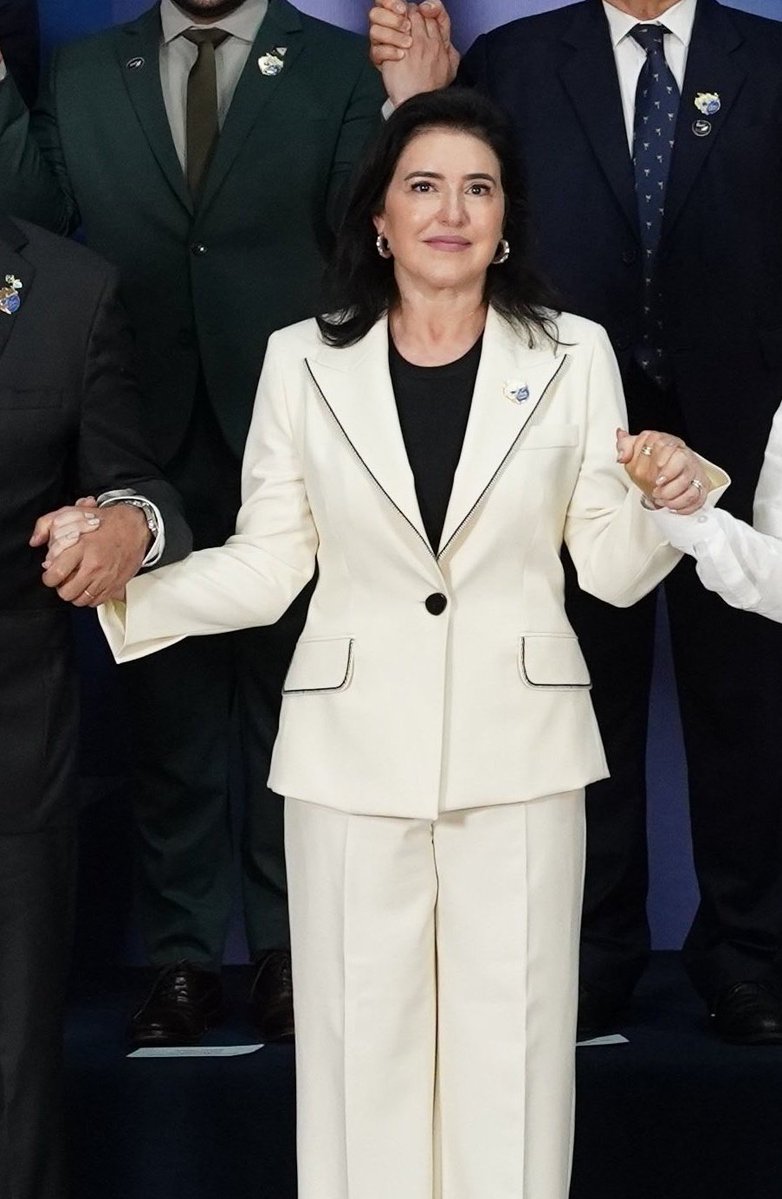 miriam ֶָ֢ tweet media