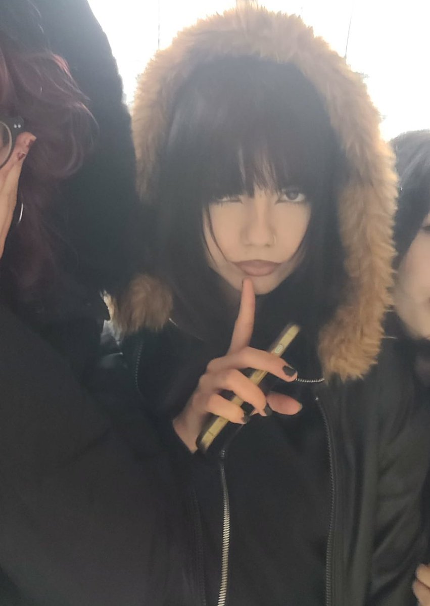 peopleeater🇷🇴 tweet media