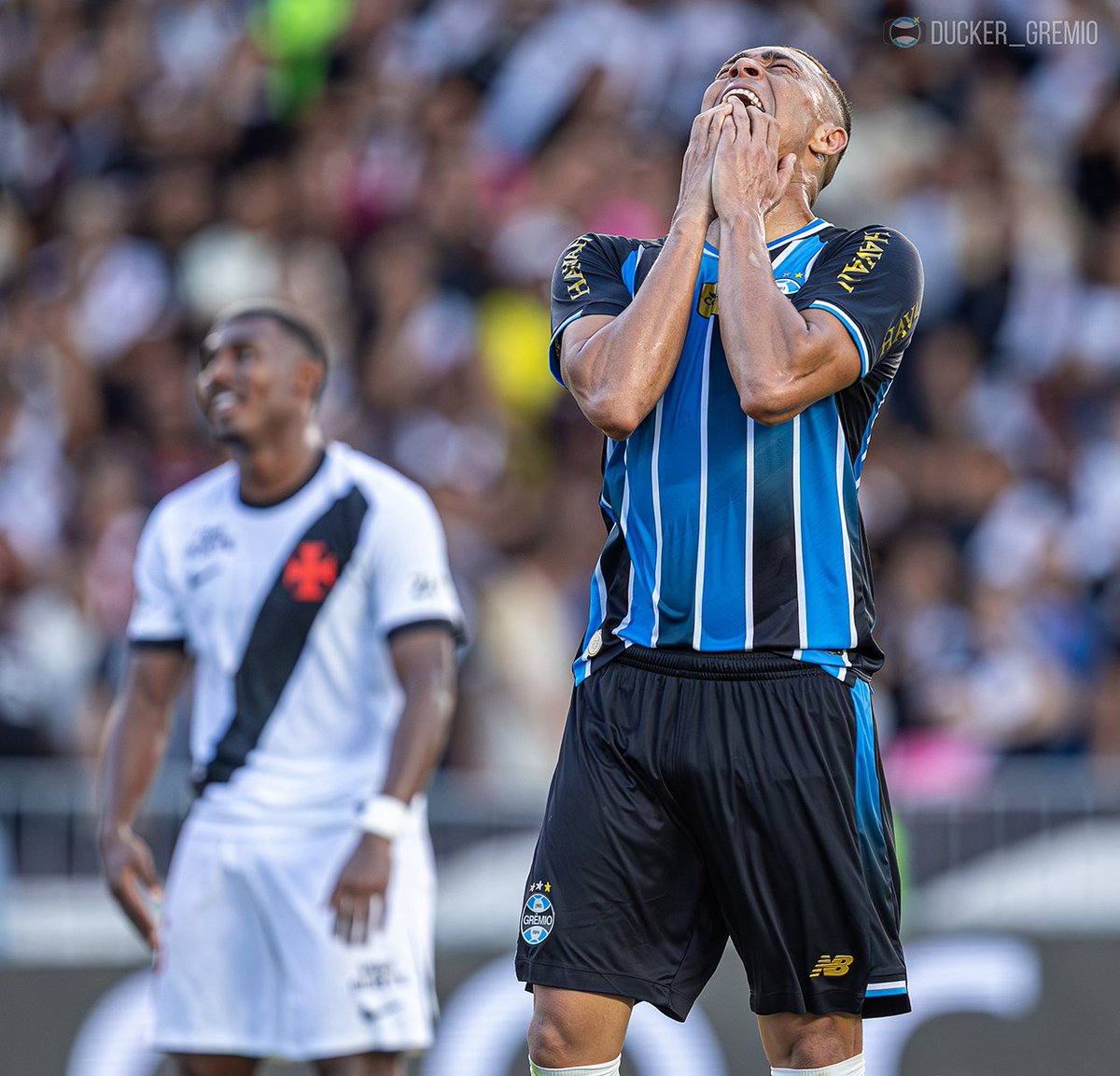 Richard Dücker tweet media