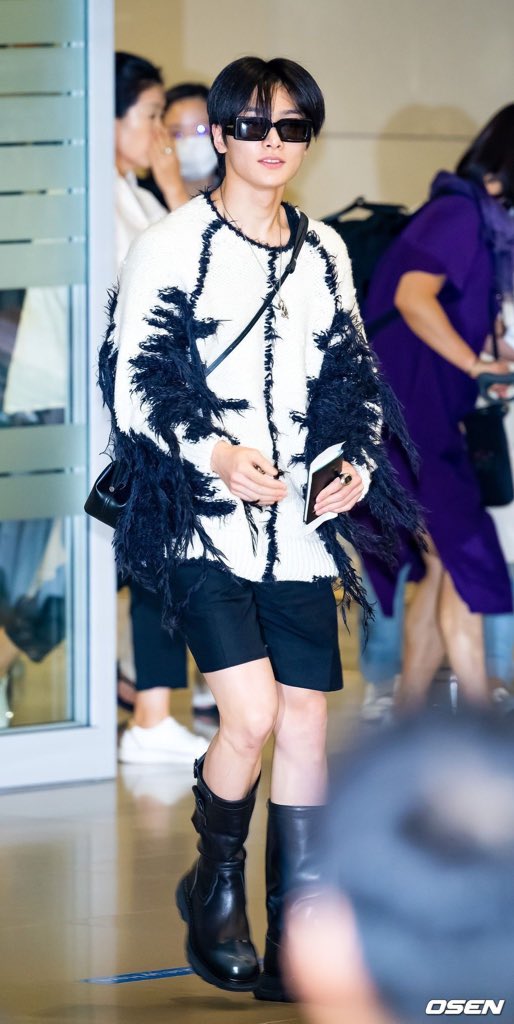 yangie ꒰ྀི১ ໒꒱ིྀ tweet media