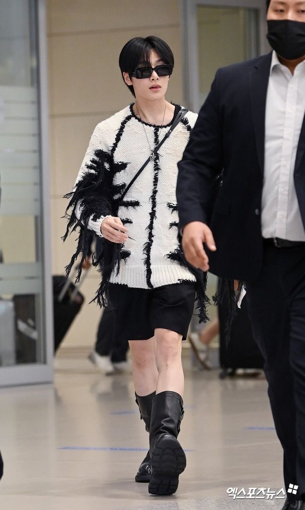 yangie ꒰ྀི১ ໒꒱ིྀ tweet media