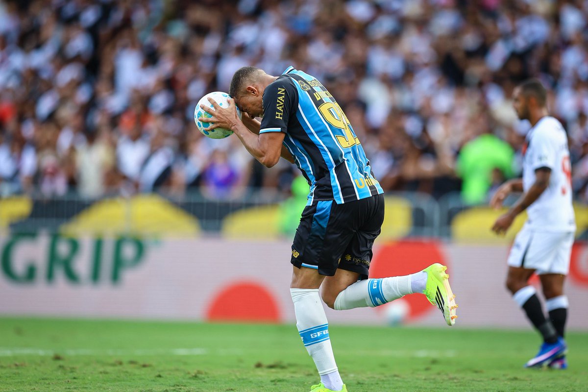 Talis Andrey de Mello tweet media