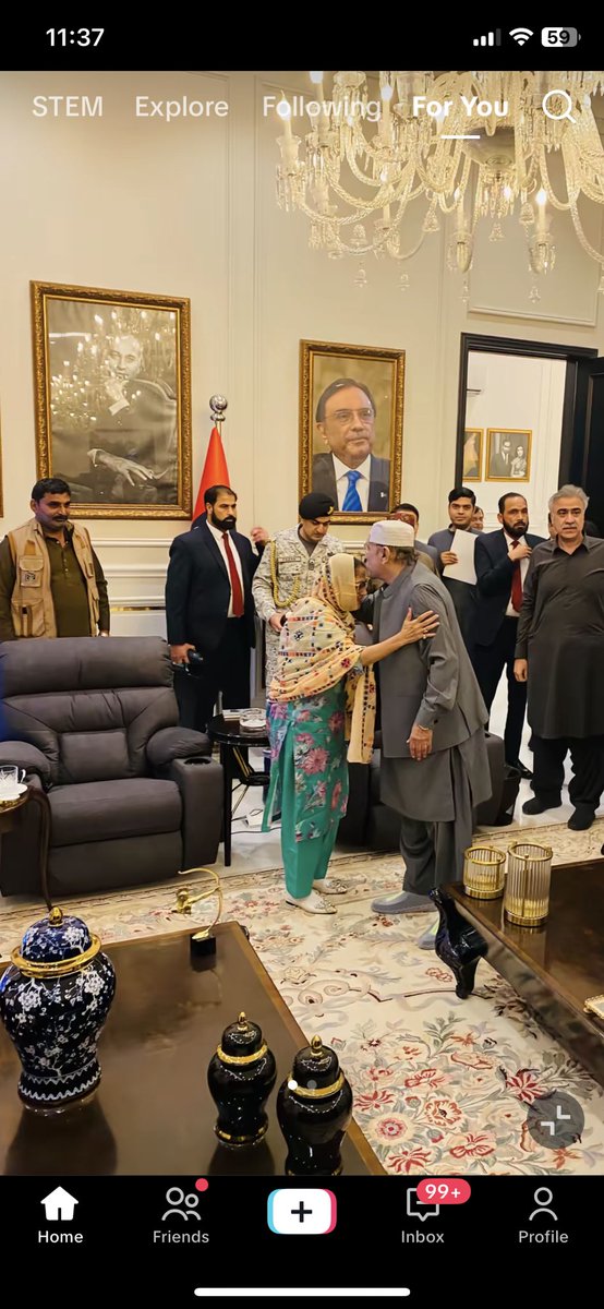 ZainabAliPPP's tweet photo. زرداری ہر رشتہ نبھانے میں باکمال ہے🫀
ہر رشتے میں عجب خوبصورت رنگ بکھیر دیتا ہے
ہر بہن کا بھائ سلامت رہے
بی بی بختاور بی بی آصفہ اور میرا بلاول سدا جیئے https://t.co/3qtOcZkhtc