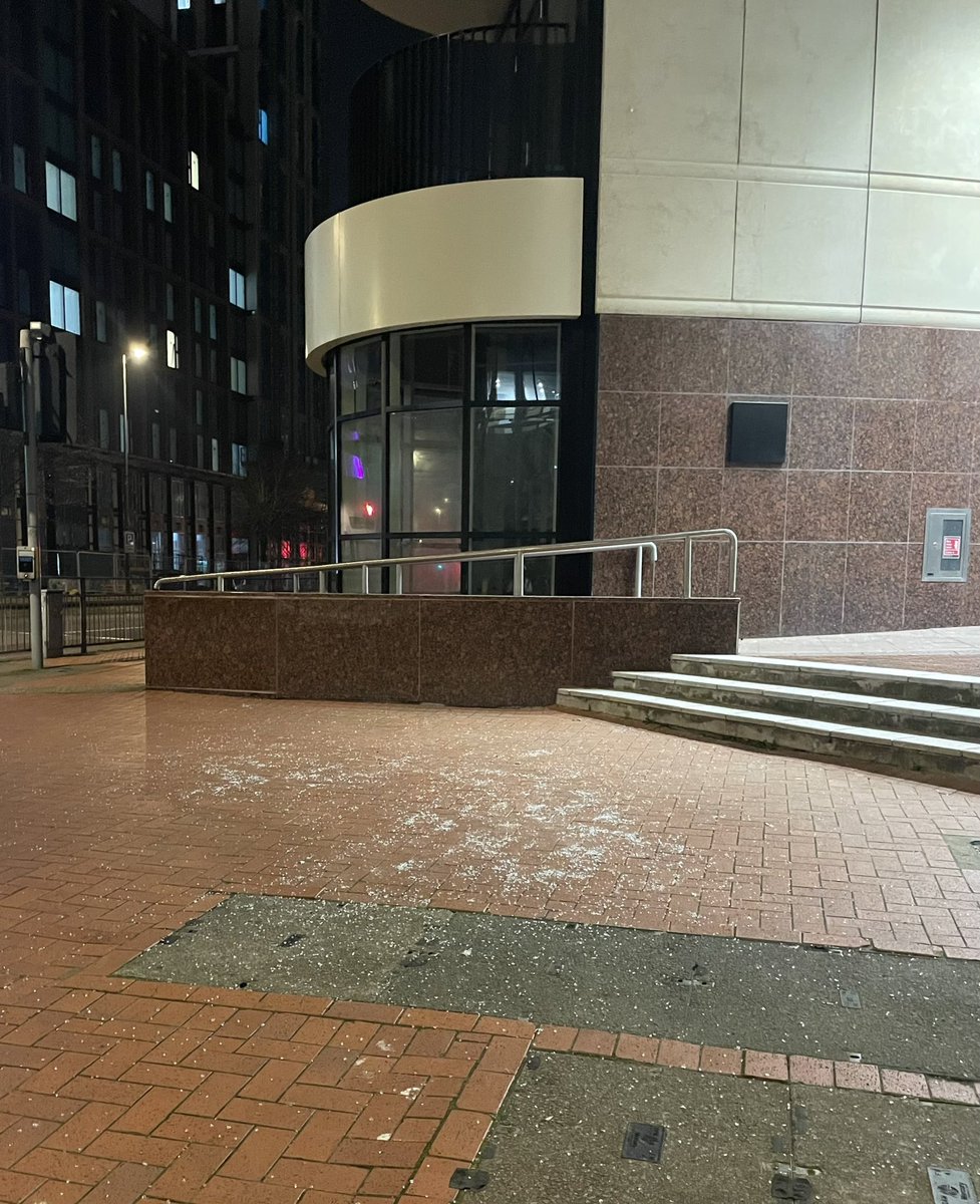 .<a href="/cardiffcouncil/">Cardiff Council</a> Hi, there’s shattered glass on pavement outside entrance to your lovely new flats at Scott Harbour in #CardiffBay tonight (Sun). Incase you didn’t know, so you can clear asap. As It’s a well used pavement to get everywhere for residents in complex’s behind yours
