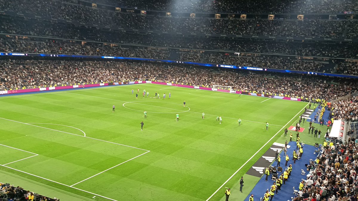 debateRM tweet media