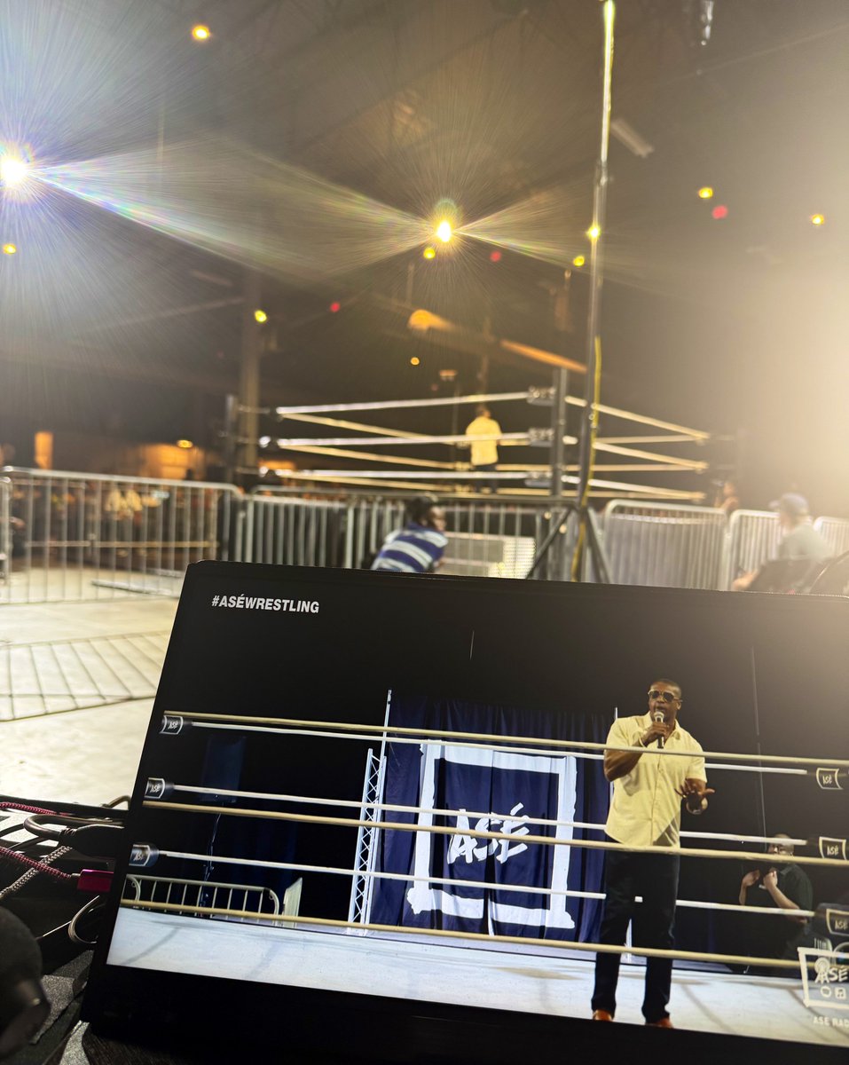 Swoles World 🌍 tweet media