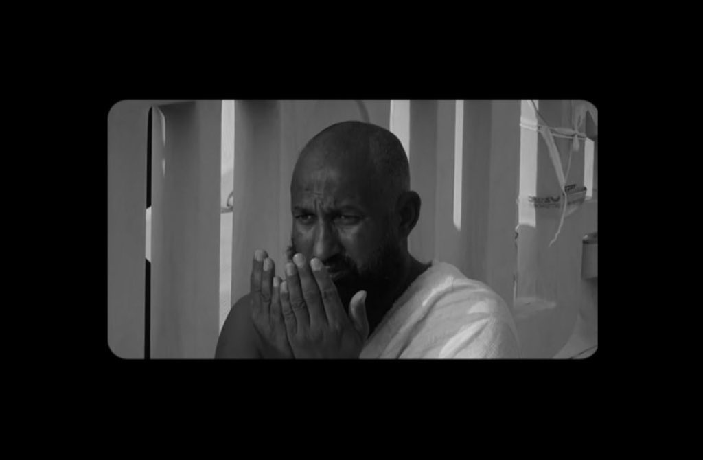 اللهم إني استغفرك من كل ذنب
يعقّب الحسـرة ،
ويُورث الندامـة ،
و يرد الدُعاء ،
و يحبس الرزق ،

ربي إن كان هناك ذنب يحول بيني وبين تيسير أموري فاغفره لي ،

⠀