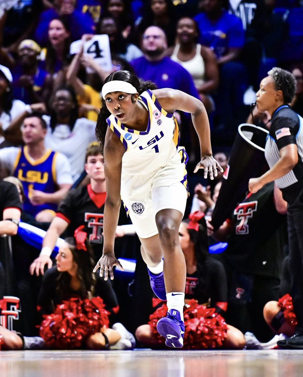 I talk hoops 🏀 tweet media