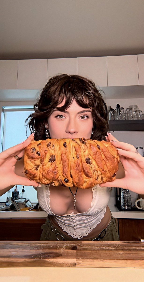 clonethwip's tweet photo. i’ve started baking. https://t.co/8eeCBHbNg0