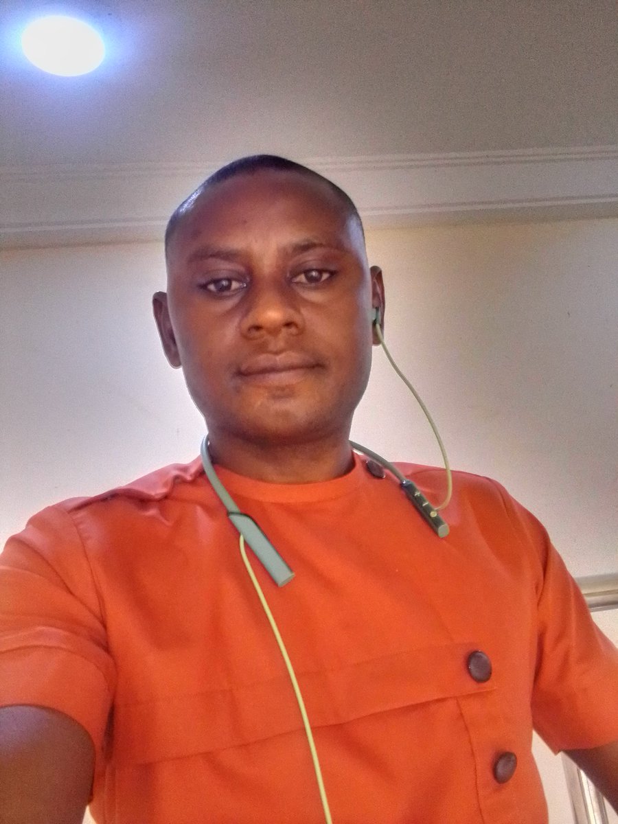 OObulama's tweet photo. Happy Sunday guys https://t.co/YE5QdgPBOD