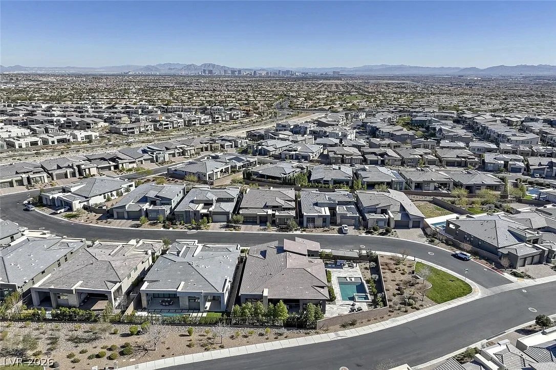 Tyler Glaiel tweet media