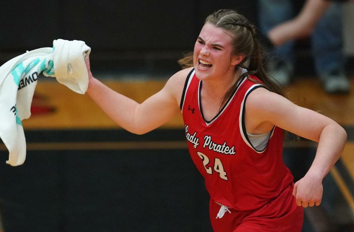 RandyRosetta's tweet photo. Here's to you, @AdleeBlacklock! 

It has been a pleasure watching you grow from that skinny little freshman who immediately turned heads in the Hub City to your final minutes against LSU. 

You are a great role model for athletes and really all humans! Can't wait to see what life has in store for you!
