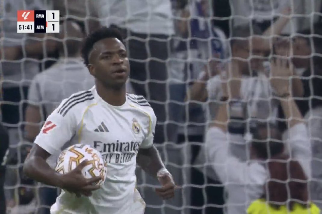 Twilight tweet media