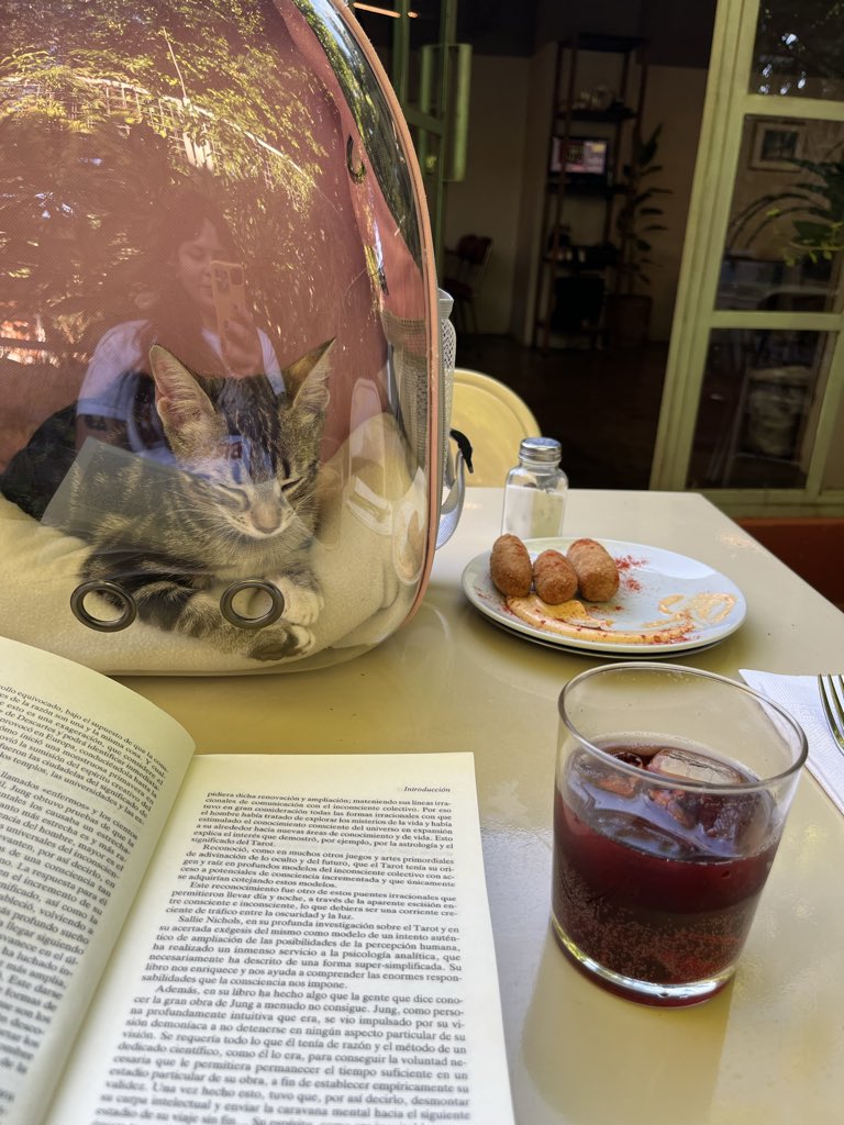 Mi cita se me durmió.