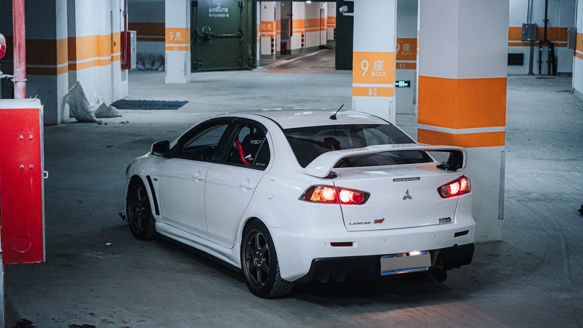 アカツキ_ tweet media