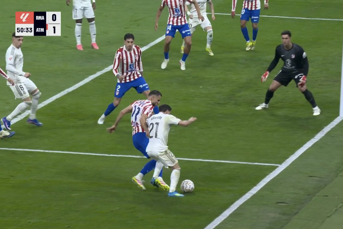 Has Real Madrid robbed a club ? tweet media