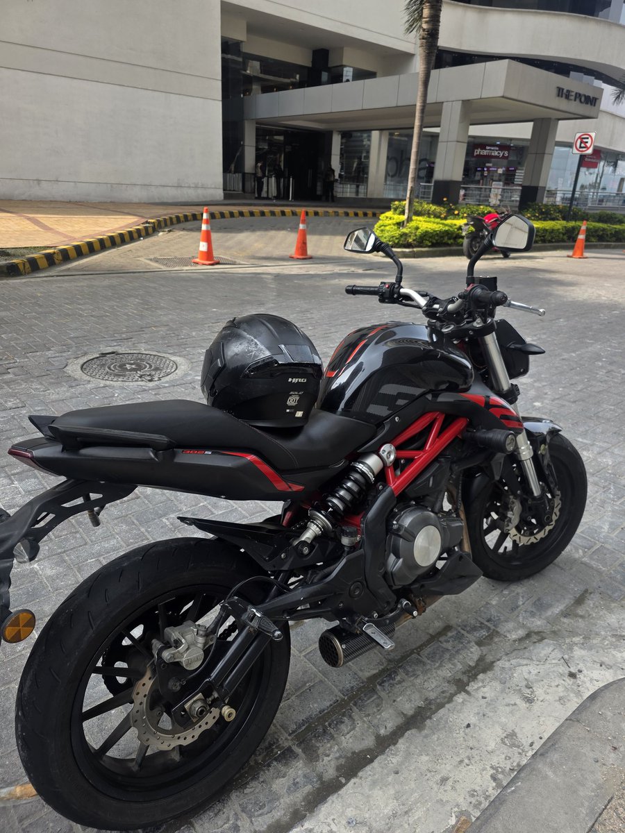 carmaf174's tweet photo. Chicos buenas tardes, si hay alguien interesado en comprar mi moto Marca Benelli 302s Año 2023, vendo la mía. Tiene apenas 25 kil km.
Detalles: tiene el posa pie izquierdo roto, tengo la pieza, leve golpe en el tanque nada mas, pido $4.6 precio a tratar. https://t.co/9XlcYMW66L