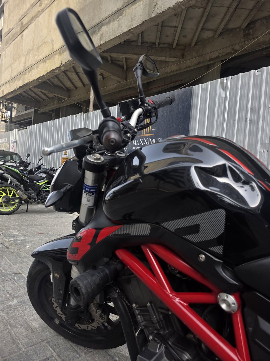 carmaf174's tweet photo. Chicos buenas tardes, si hay alguien interesado en comprar mi moto Marca Benelli 302s Año 2023, vendo la mía. Tiene apenas 25 kil km.
Detalles: tiene el posa pie izquierdo roto, tengo la pieza, leve golpe en el tanque nada mas, pido $4.6 precio a tratar. https://t.co/9XlcYMW66L