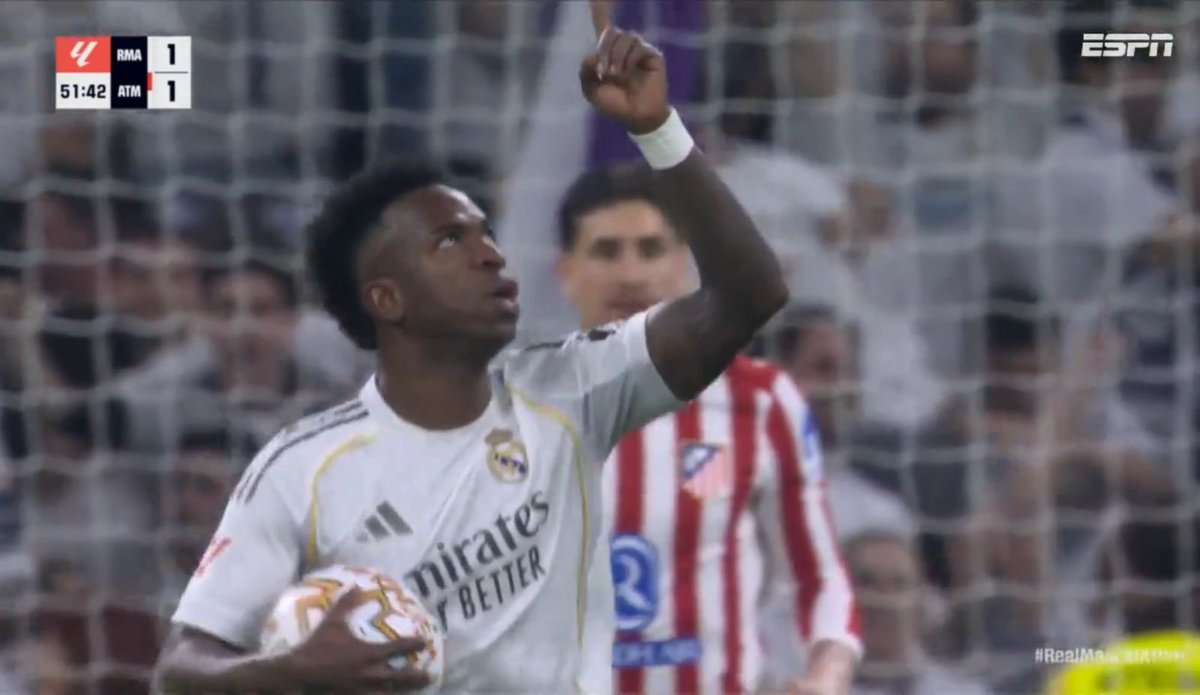 PES MIL GRAU tweet media