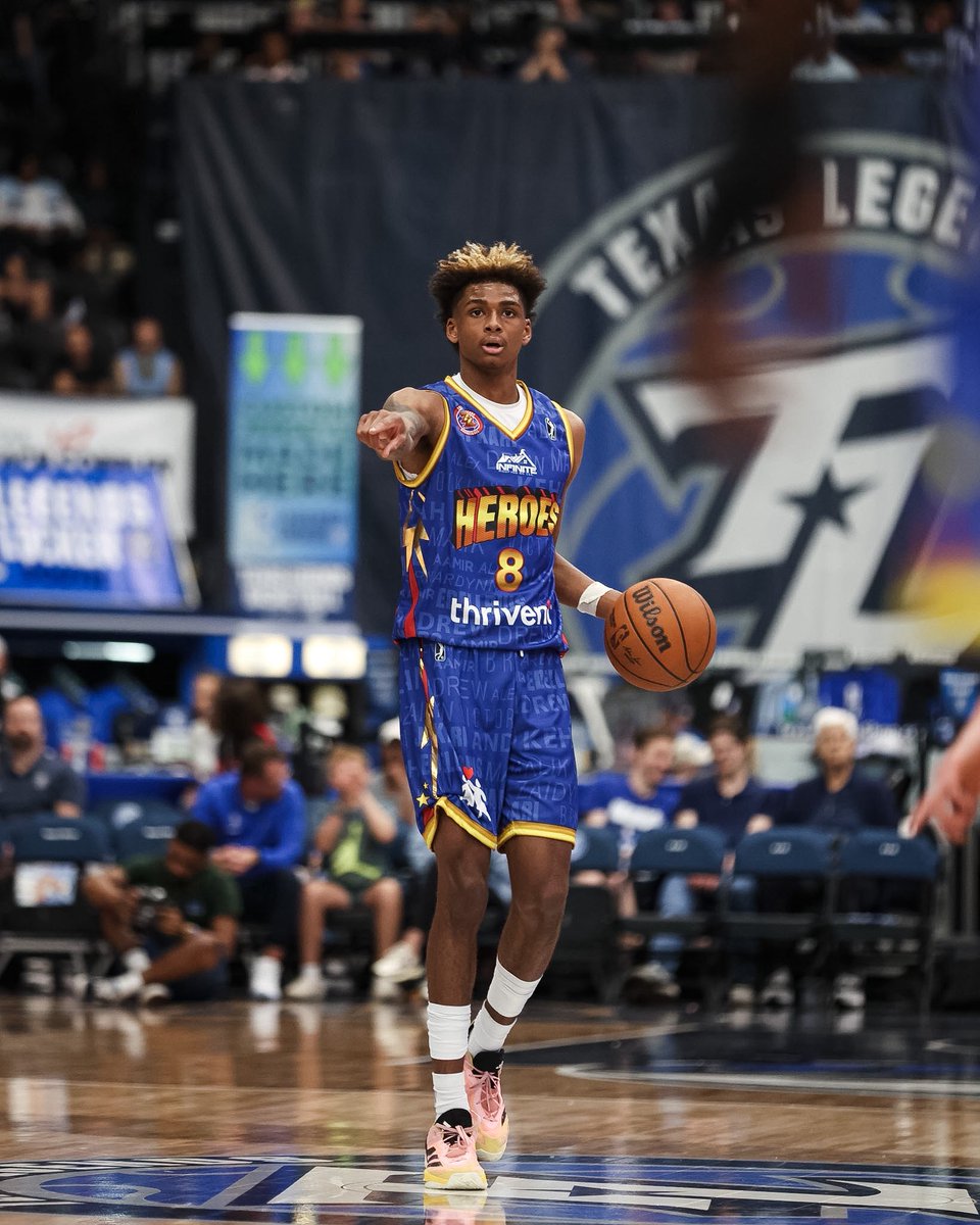 TexasLegends's tweet photo. AJ is COOKING! Who ordered a 15 piece combo? 👨‍🍳

15 point 1st QTR for AJ Johnson 🤩 https://t.co/3F67GwWofg