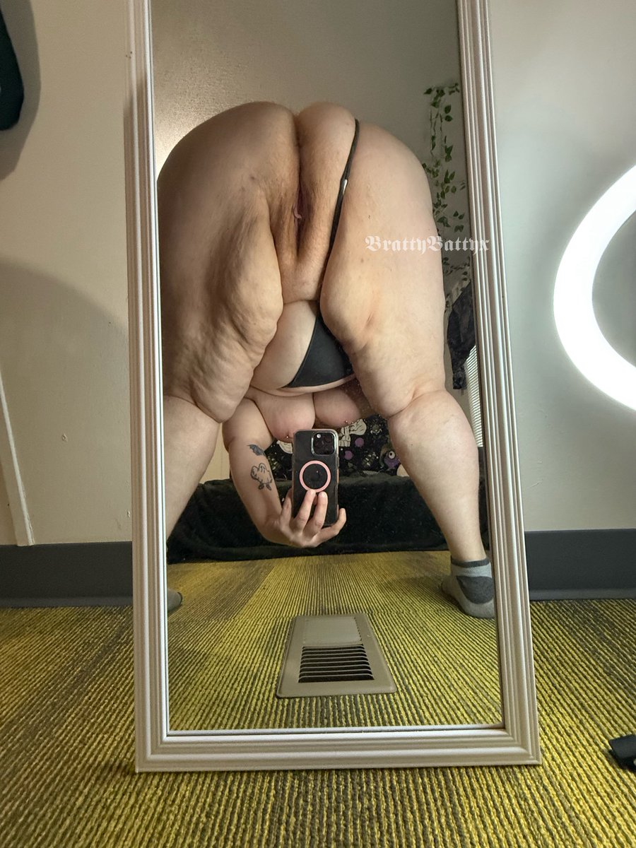 BattyRedd 🎁 BDAY 4/17 tweet media