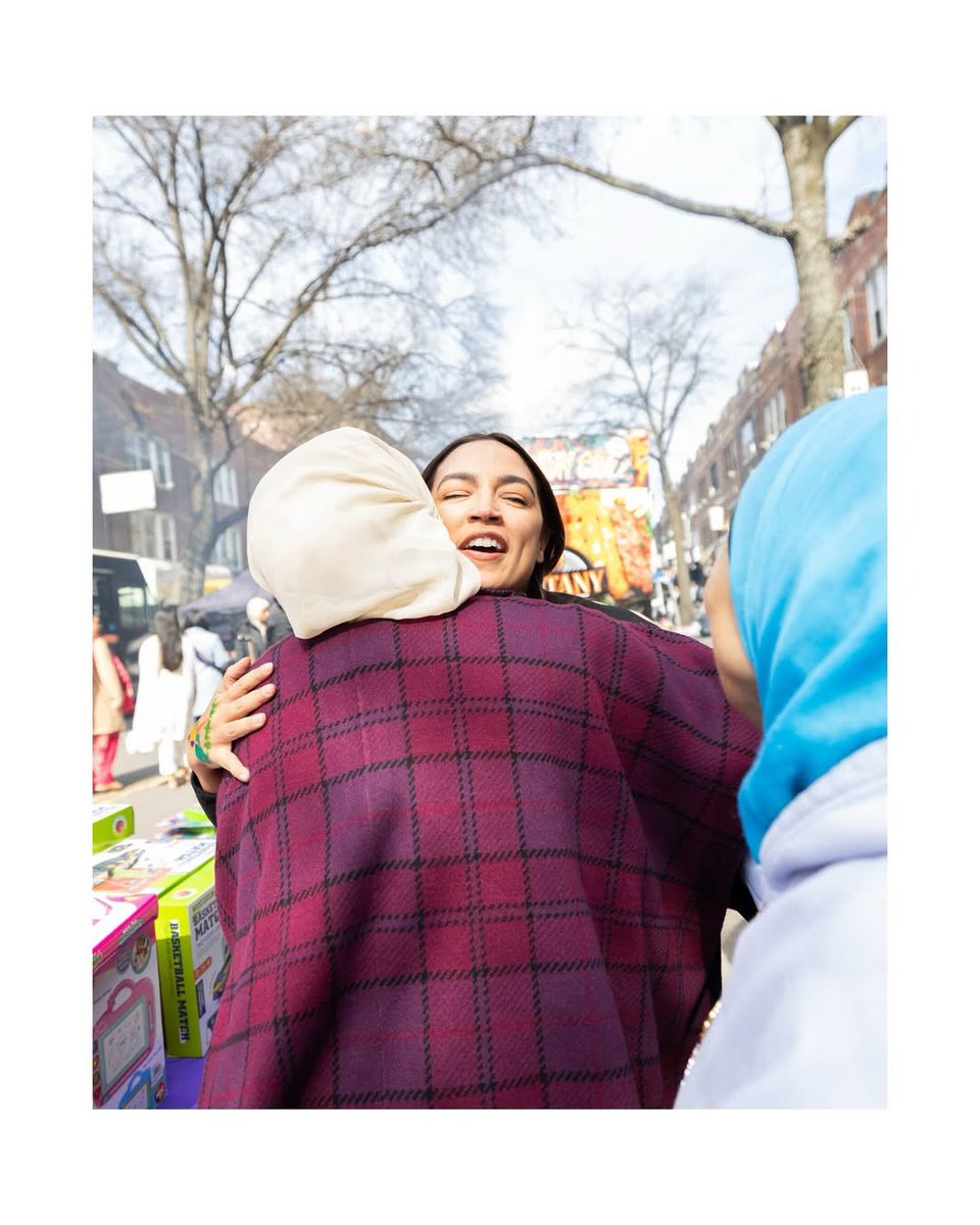 AOC | Updates tweet media