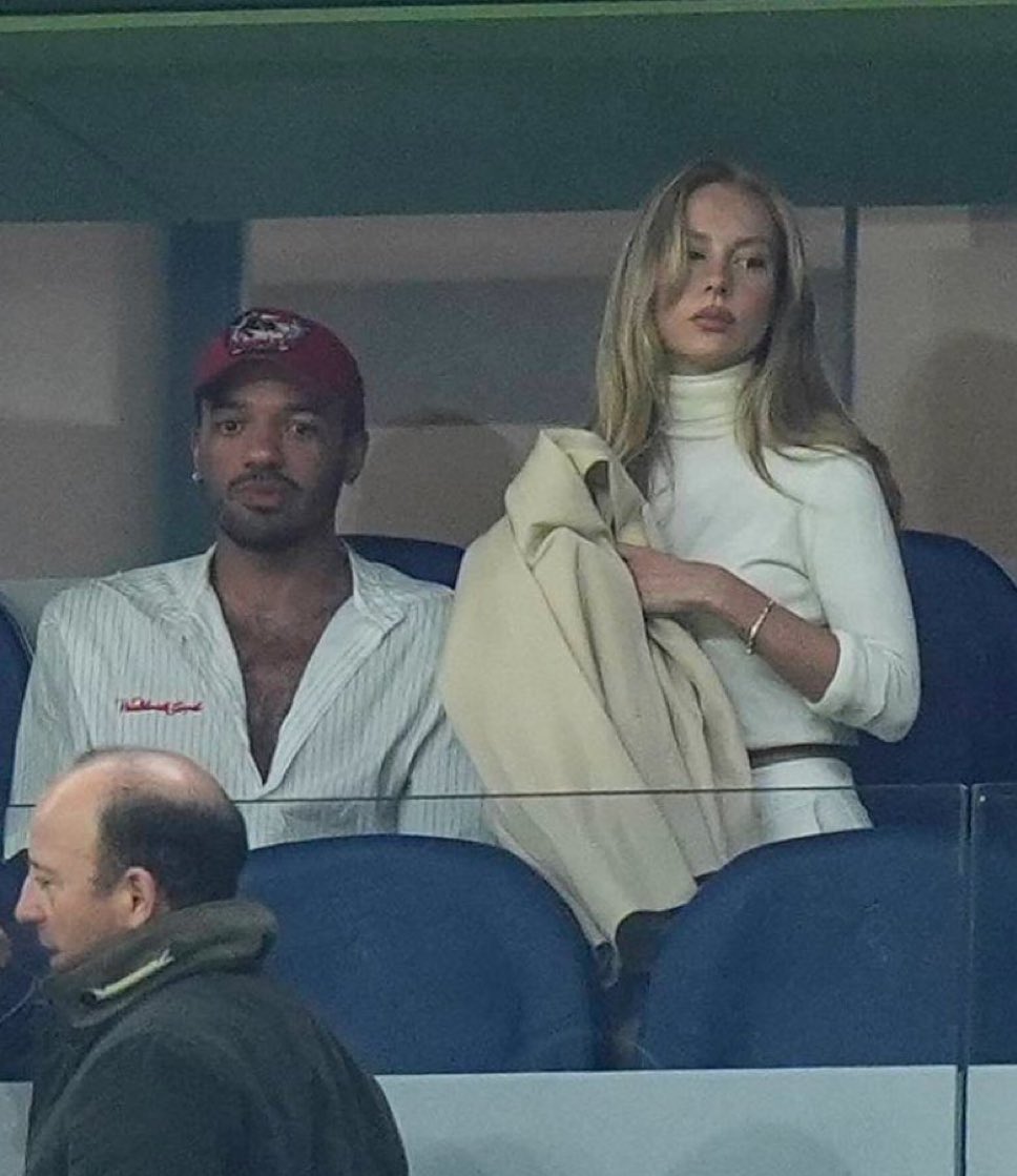 (fan) Yihi tweet media