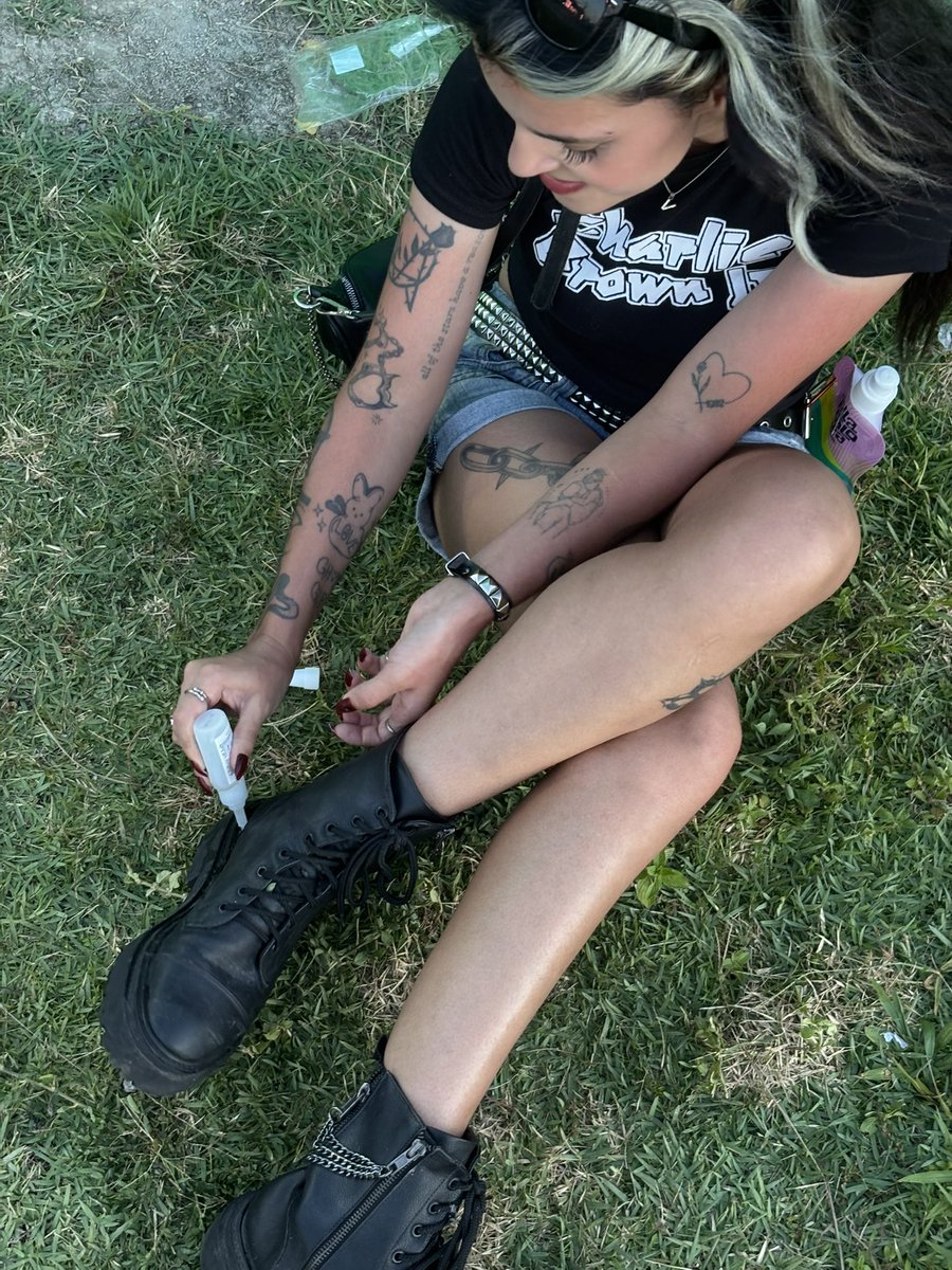 execas VIU 2HOLLIS ROMMULAS E SKRILLEX tweet media