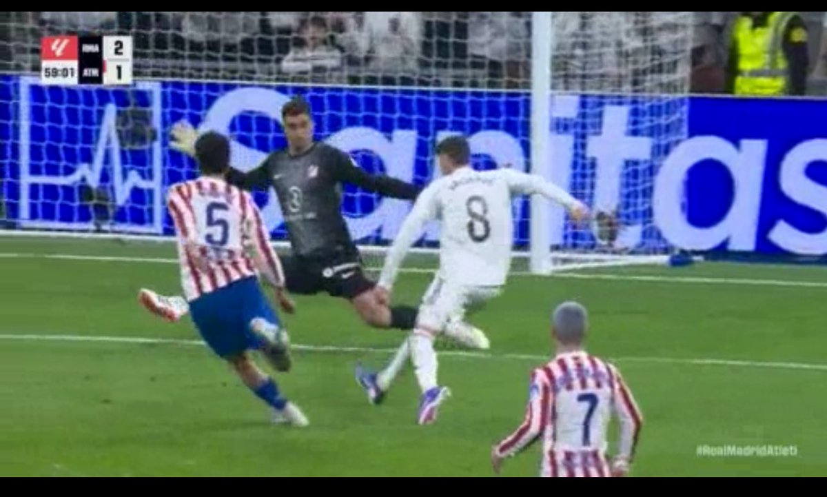 JuniahWalker's tweet photo. GOALLL⚽️⚽️

Valverde on it again https://t.co/ReE31YwyEG