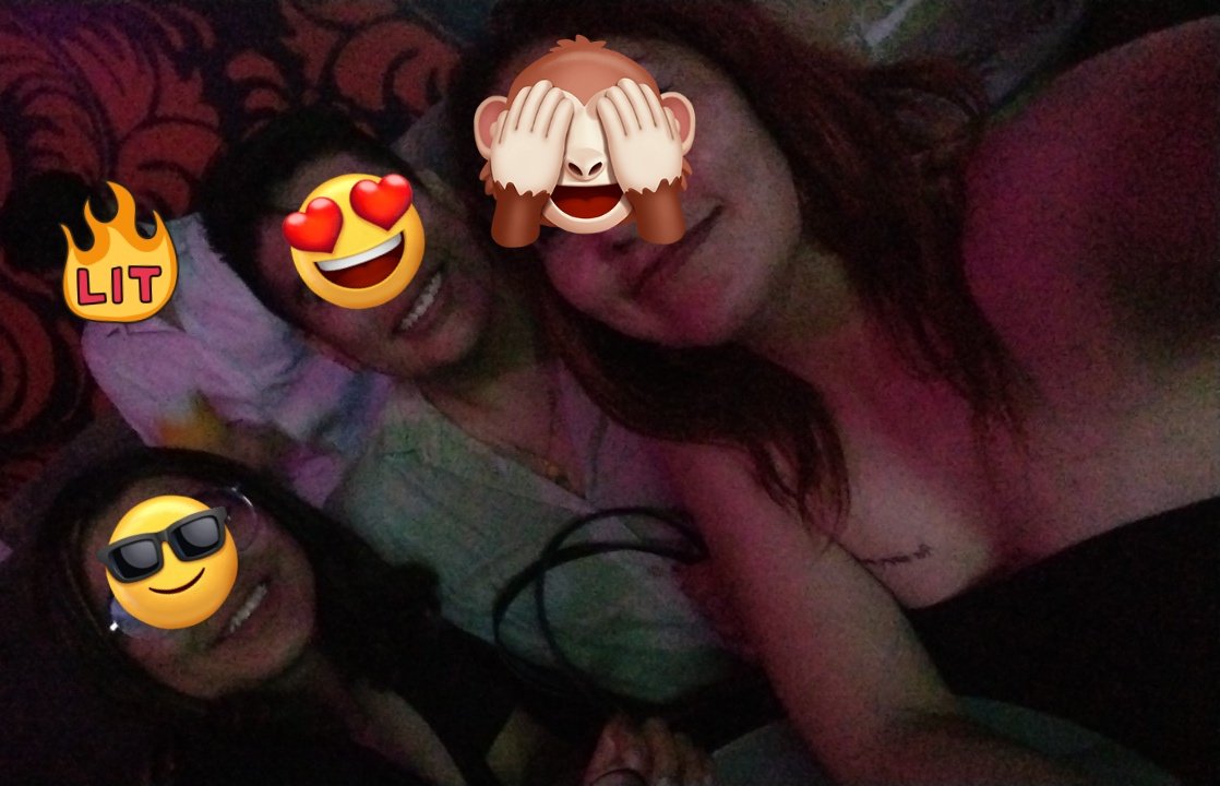 Mari y Fer😈 tweet media