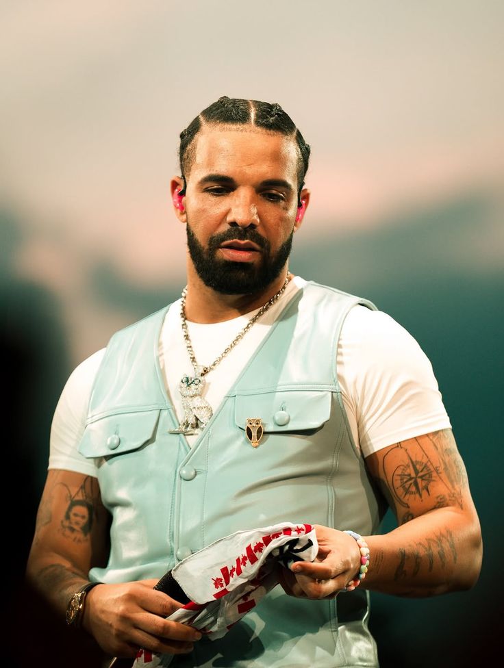 AJ WHITE tweet media