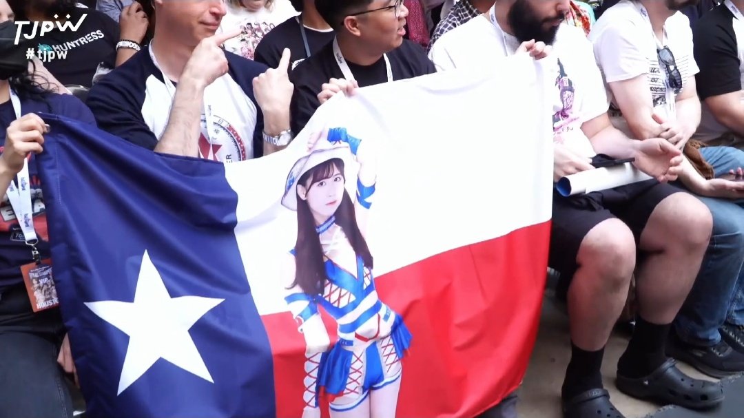 Pinklightsticc tweet media