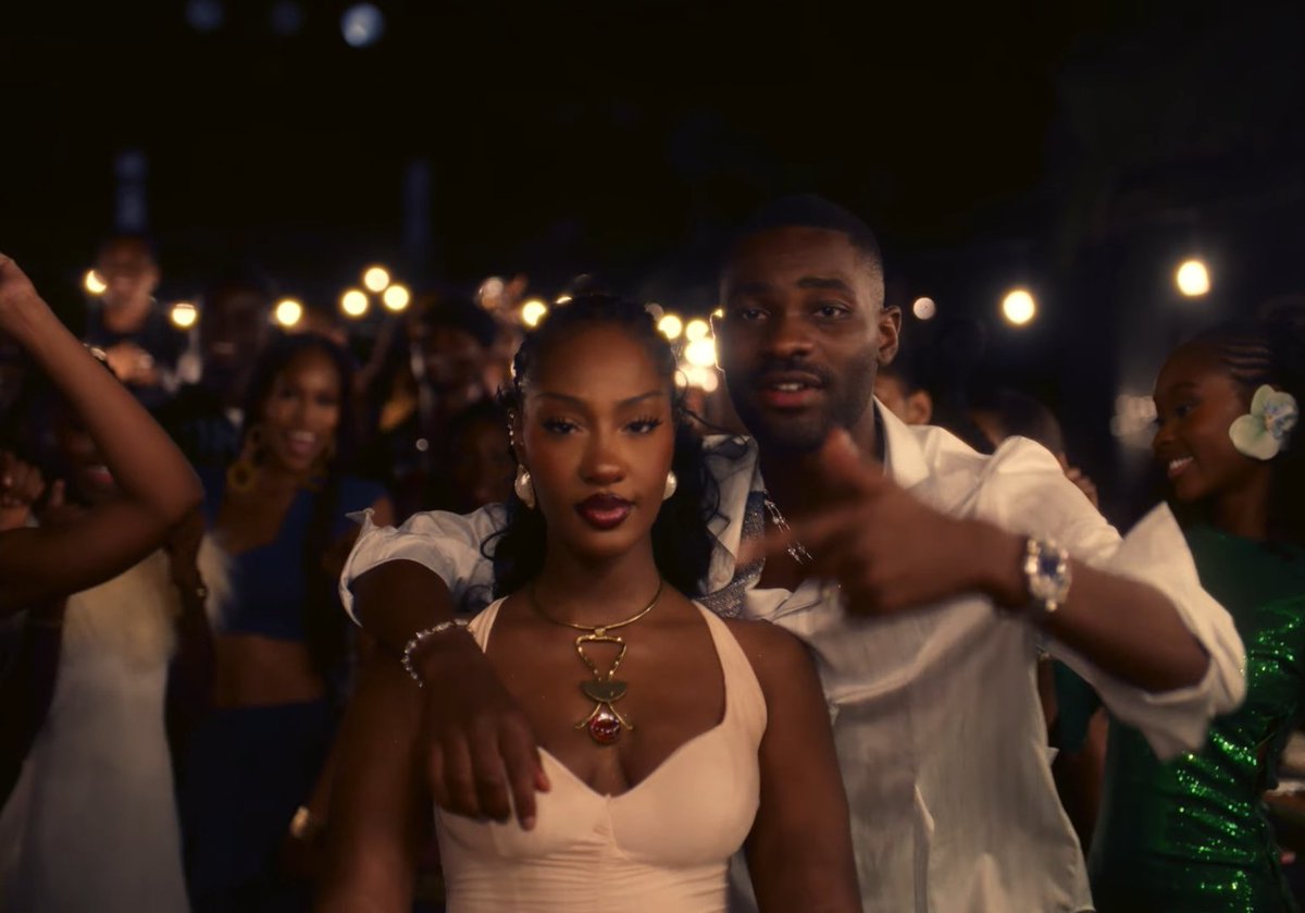 Tems Charts tweet media