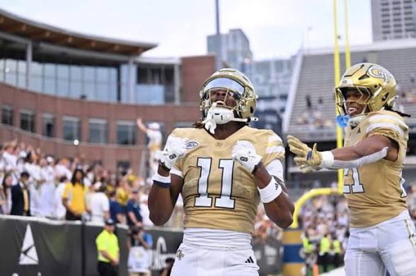 Top5trxy's tweet image. Beyond thankful and truly BLESSED to receive my 22nd offer from Georgia Tech!! @Coach_KPope 🙏🏾💛
God keeps opening doors, I’m just walking through them!! 
#AGTG✝️🙌🏾 #GoJackets🐝
@GeorgiaTechFB 
@Cairo_Football 
@Coach_WRC 
@247Sports