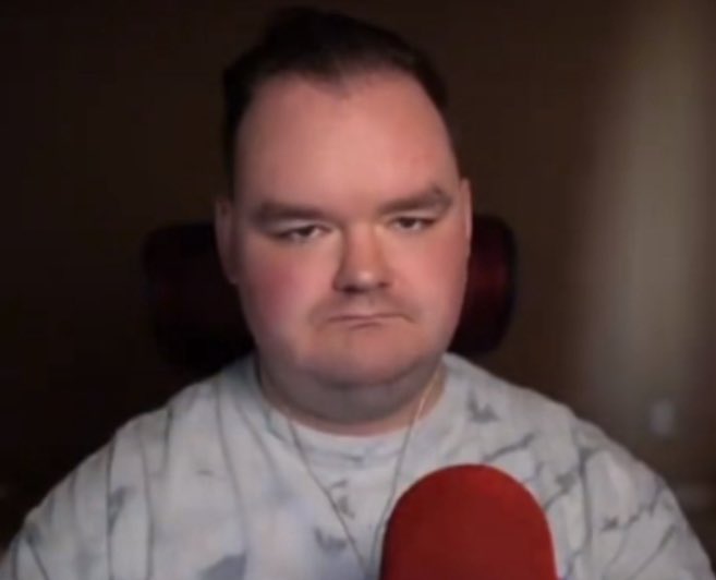 echo 🎄🪓 tweet media