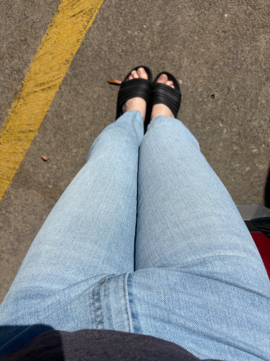 Need to pee soooooo bad going into the mall! Do you think anyone will notice?