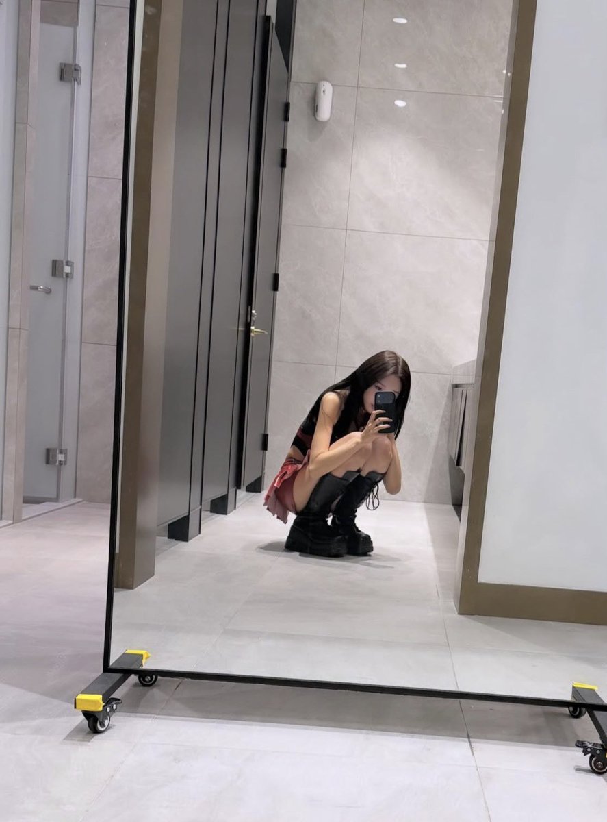 lala ୨ৎ fat era 🐋 tweet media