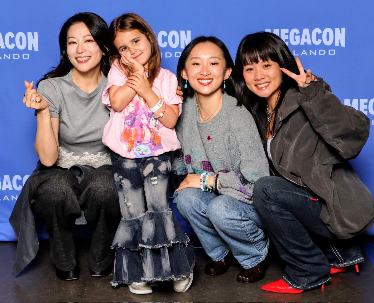 (-(-(-👽-)-)-) tweet media