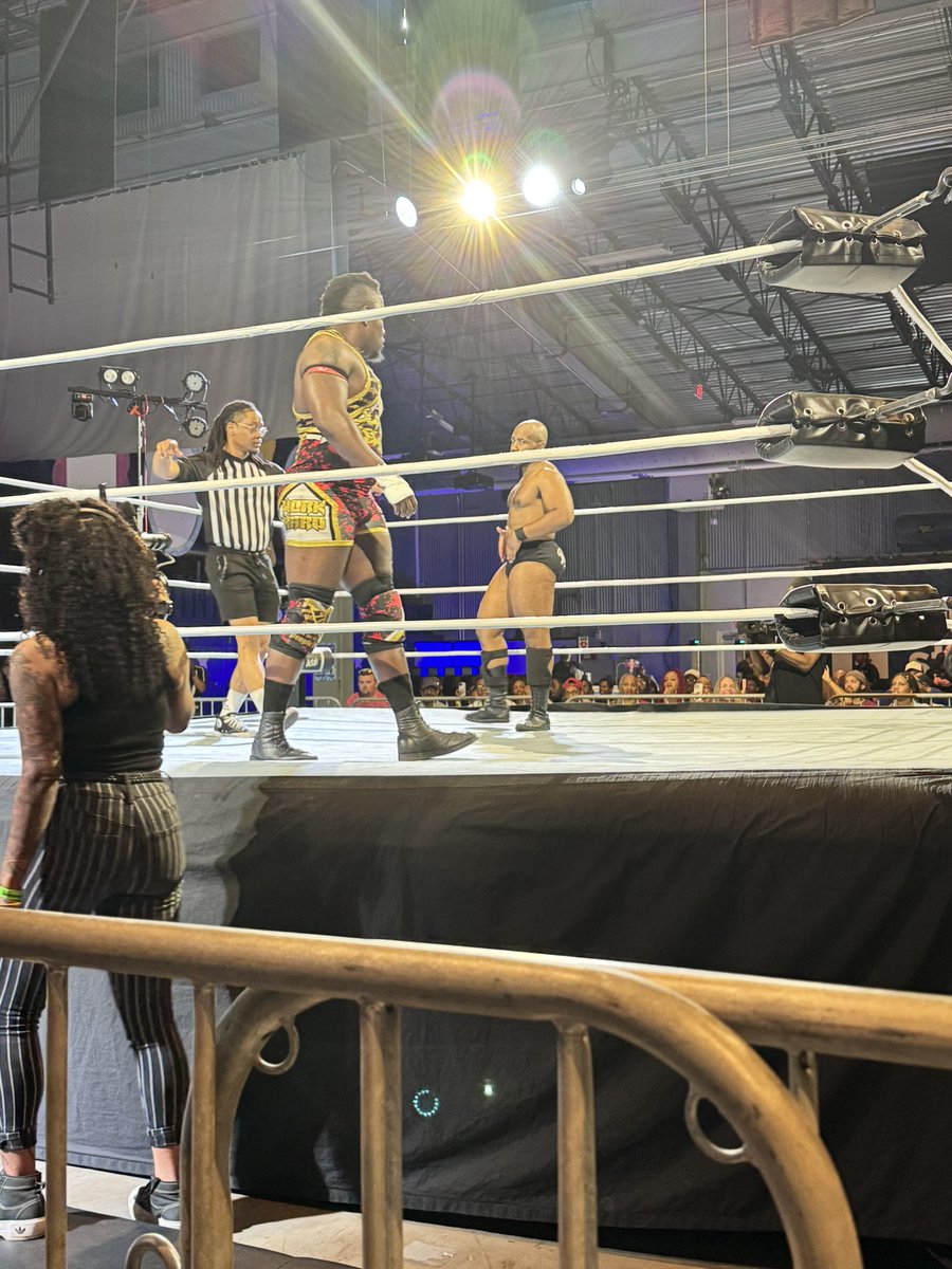 2DopeMarks tweet media