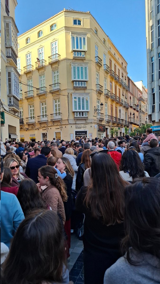 Carlos 👻 tweet media