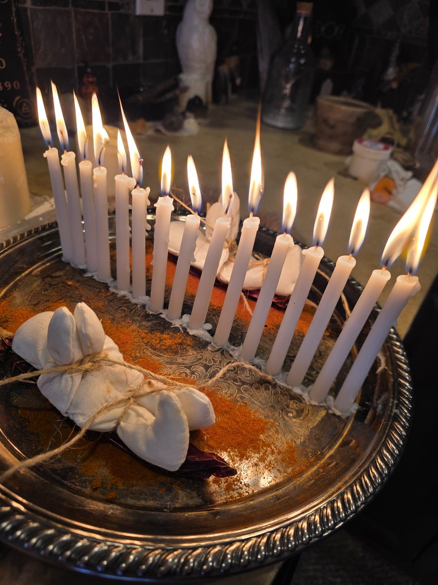 K a y l a 🜏 tweet media