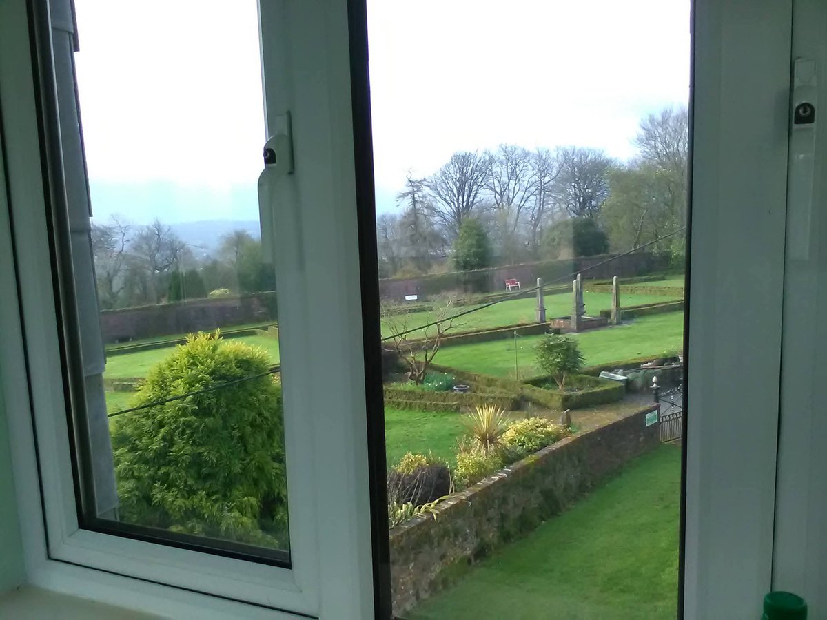 Neil Fox tweet media