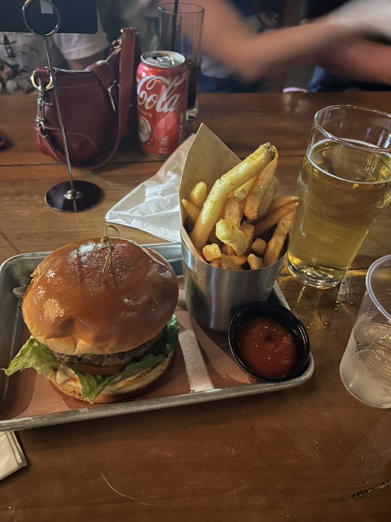 ️️ 🫗 tweet media