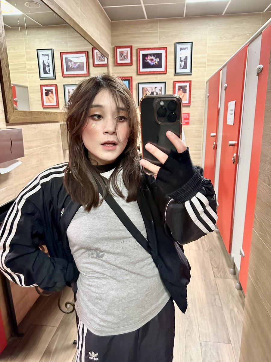 аружан tweet media